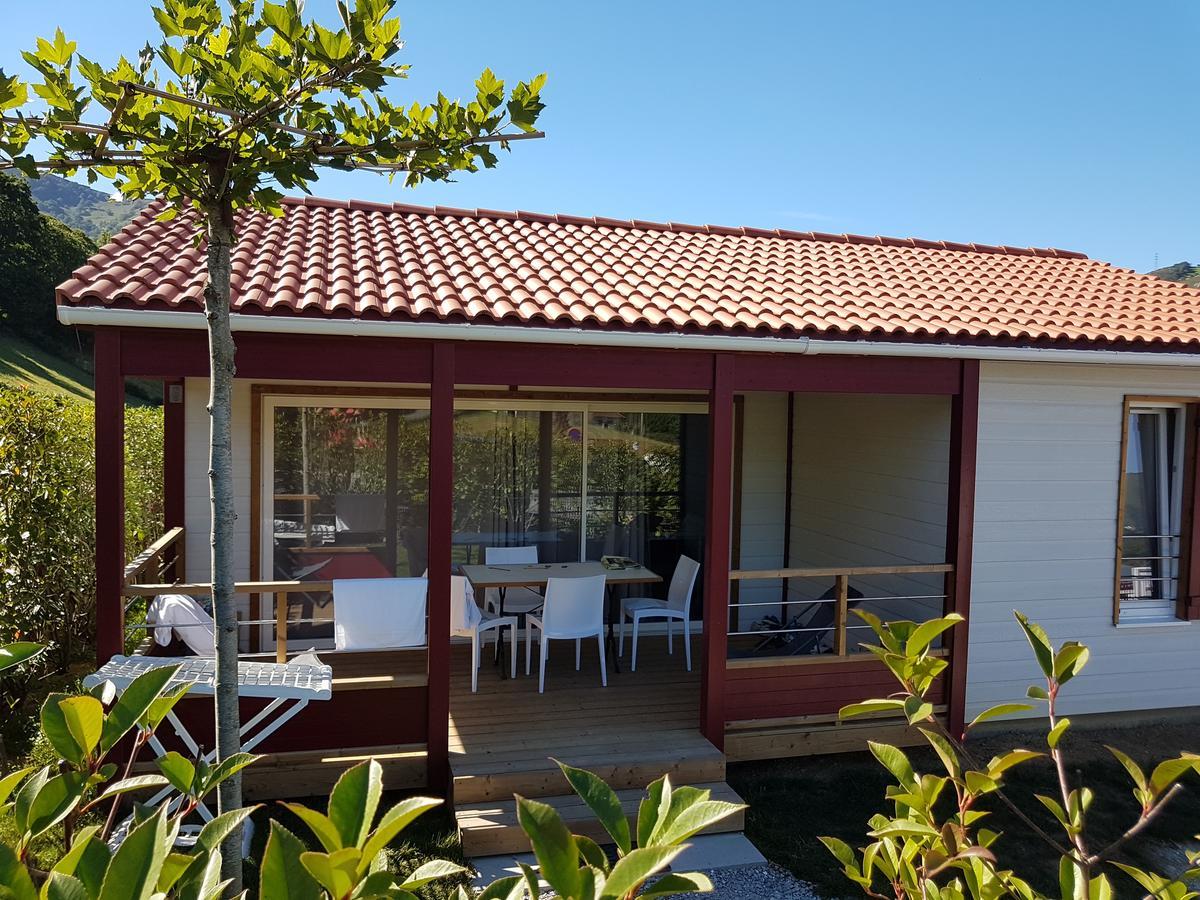 Domaine Chalets Larlapean Saint-Martin-dʼArrossa 외부 사진